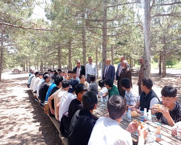 Kurs öğrencilerimizle Dutlu kırı millet bahçesinde Piknik organizasyonu